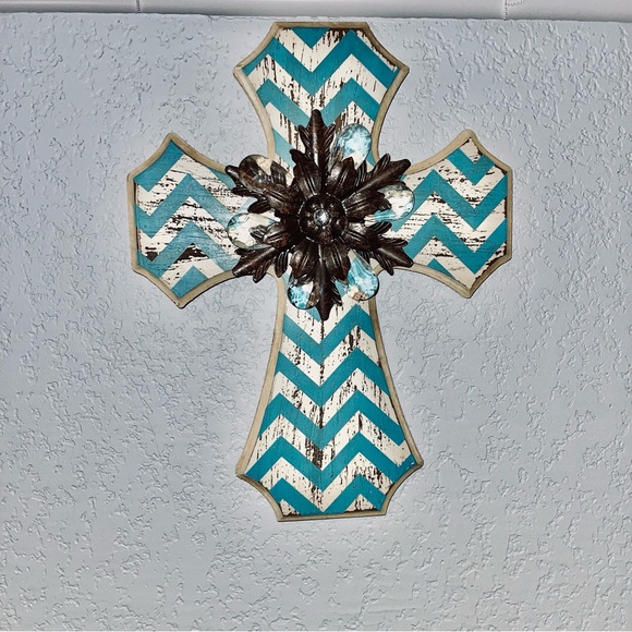 Turquoise and off white chevron painted cross with metal and rhinestone accents - Picture 4 of 4